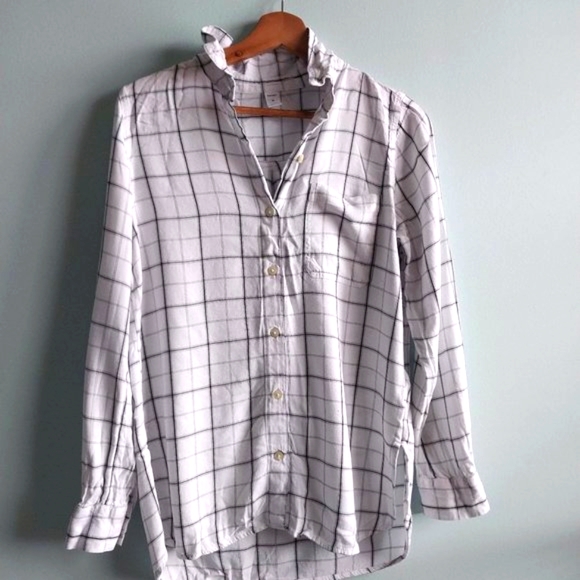 Old Navy Plaid Shirt For Women - Picture 1 of 8